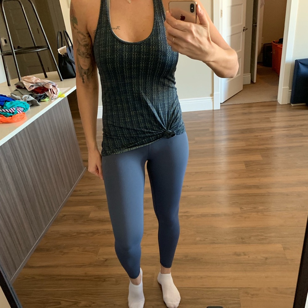 Lululemon Tank - Picture 2 of 5